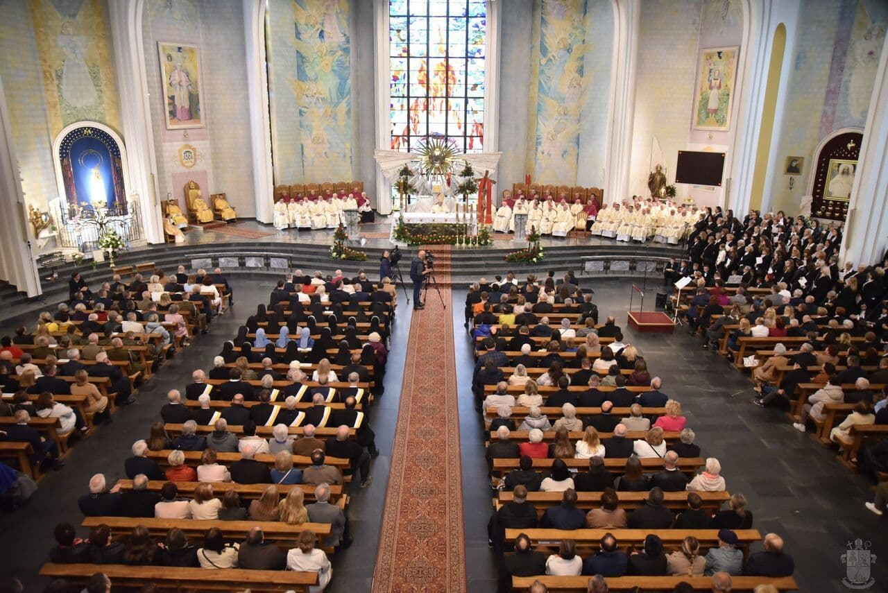 Zdjęcie galerii do artykułu 25-lecie sakry biskupiej bp. Jana Wątroby