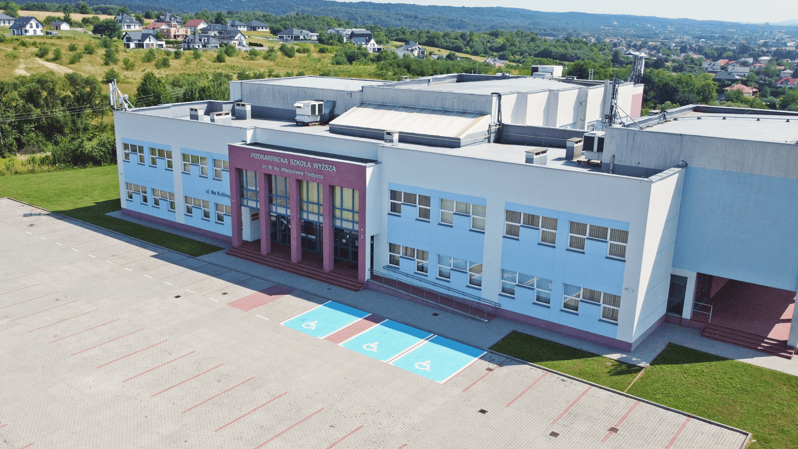 Budynek Uczelni z lotu ptaka