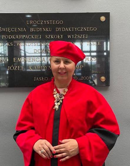 dr inż. Joanna Bril, prof. PSW