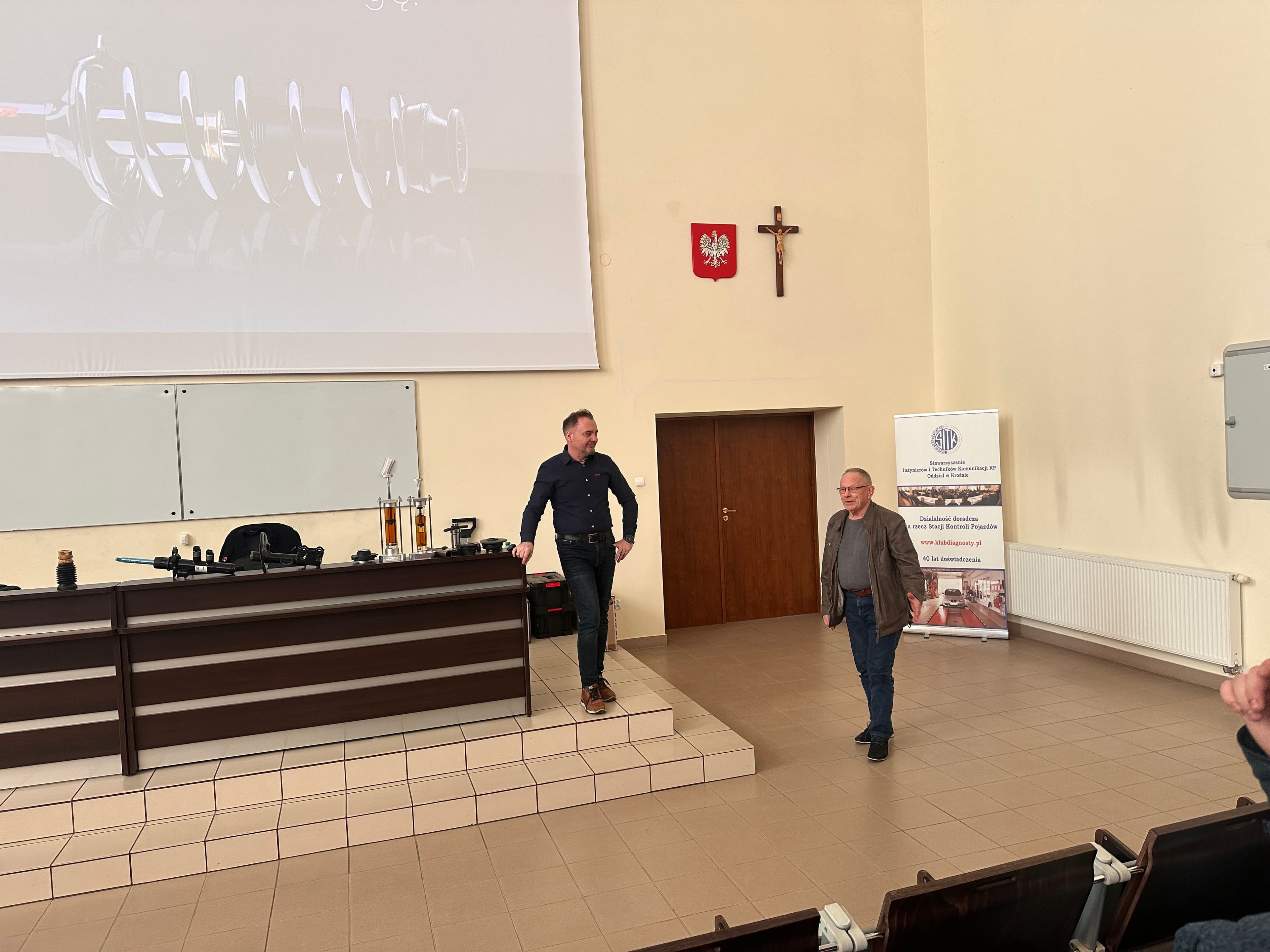 Zdjęcie galerii do artykułu Nowoczesne technologie w służbie bezpieczeństwa - Za nami eksperckie szkolenie z KYB Europe