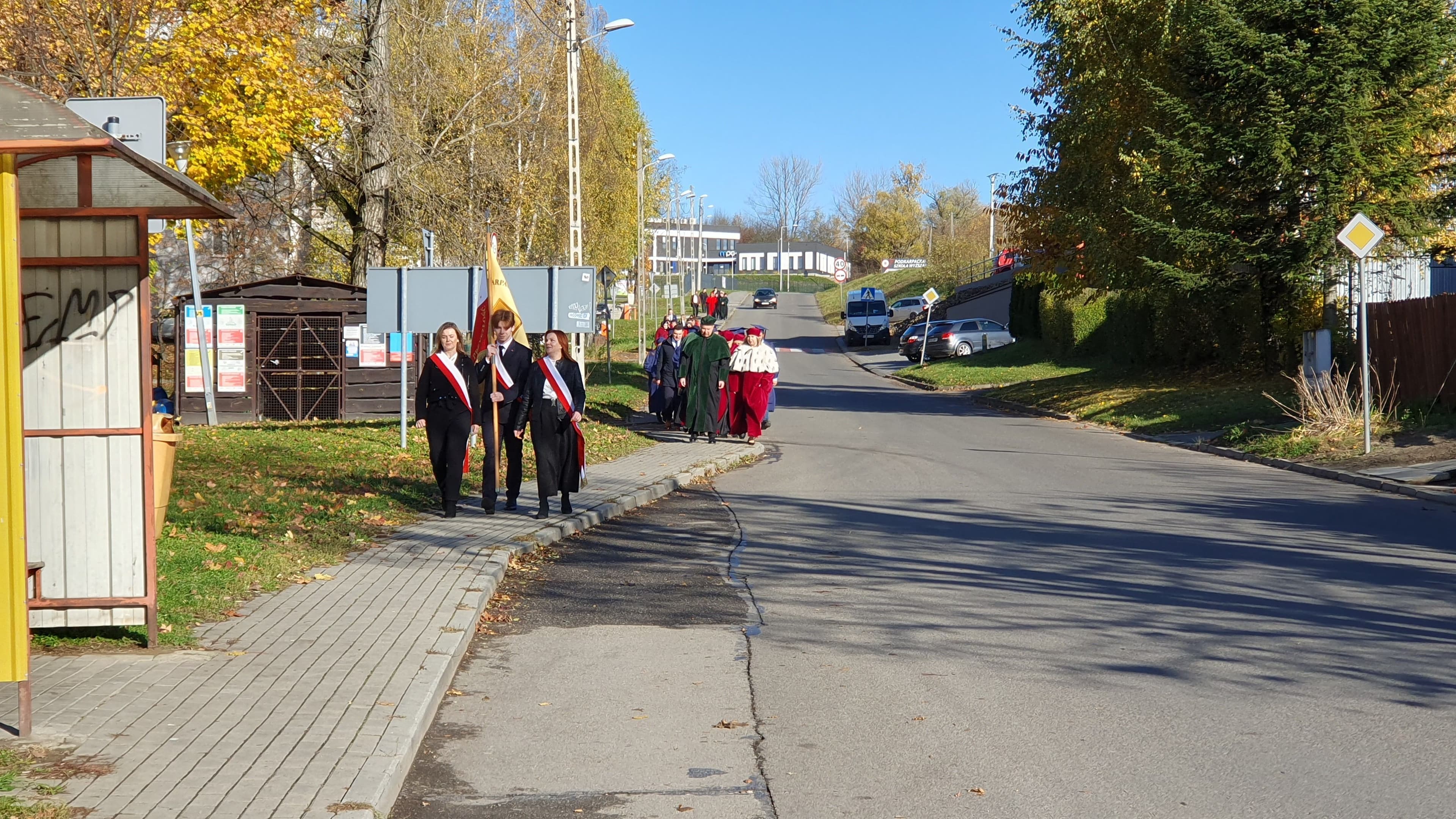 Zdjęcie galerii do artykułu Ćwierć wieku tradycji i rozwoju – 25. Jubileuszowa Inauguracja Roku Akademickiego w Podkarpackiej Szkole Wyższej w Jaśle