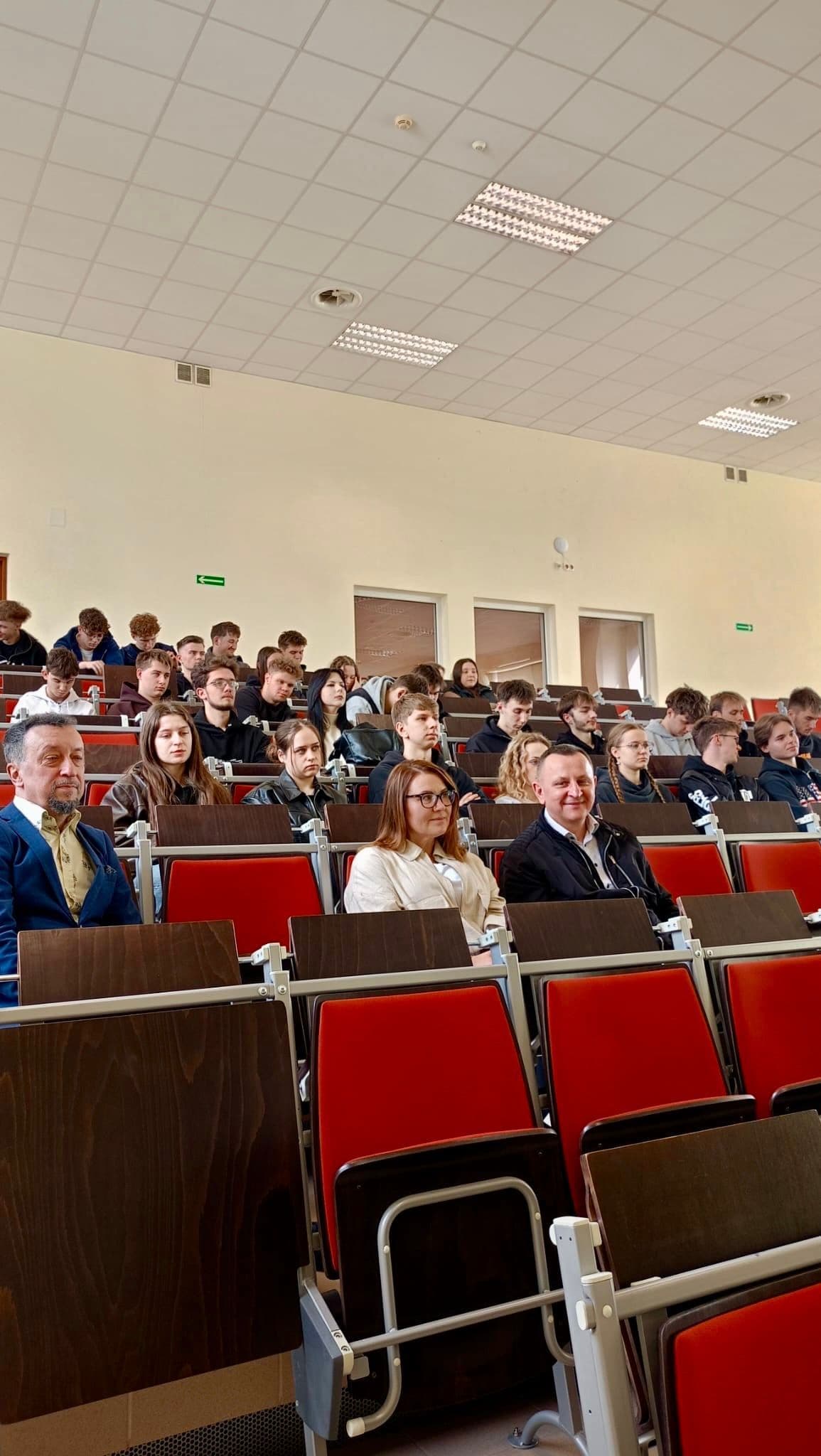 Zdjęcie galerii do artykułu Uczniowie ZSL w Leżajsku z wizytą w Podkarpackiej Szkole Wyższej w Jaśle