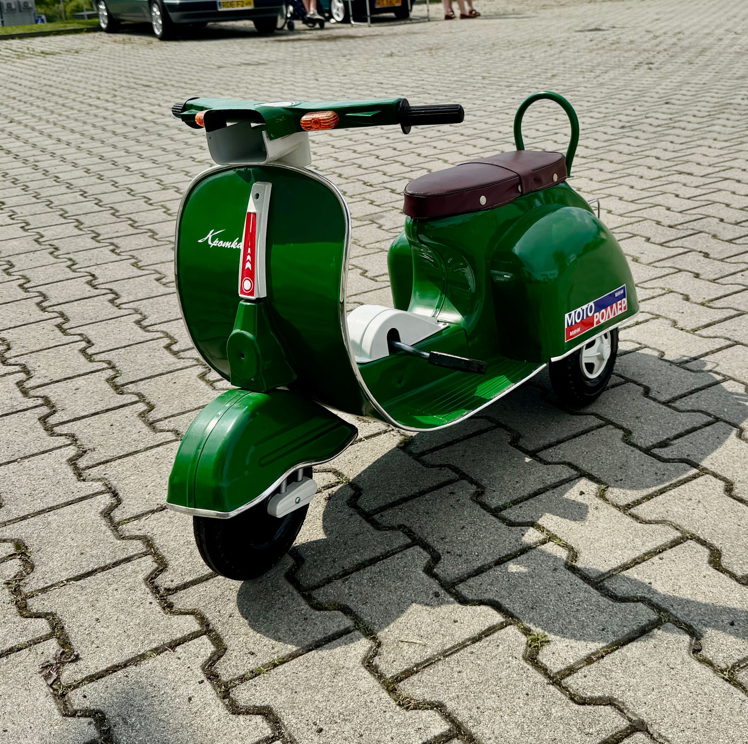 Zdjęcie galerii do artykułu II Akademicki Zlot Pojazdów Zabytkowych i Nietypowych „Vintage Vibes na Kampusie” za nami. Rekordowa frekwencja na kampusie PSW.