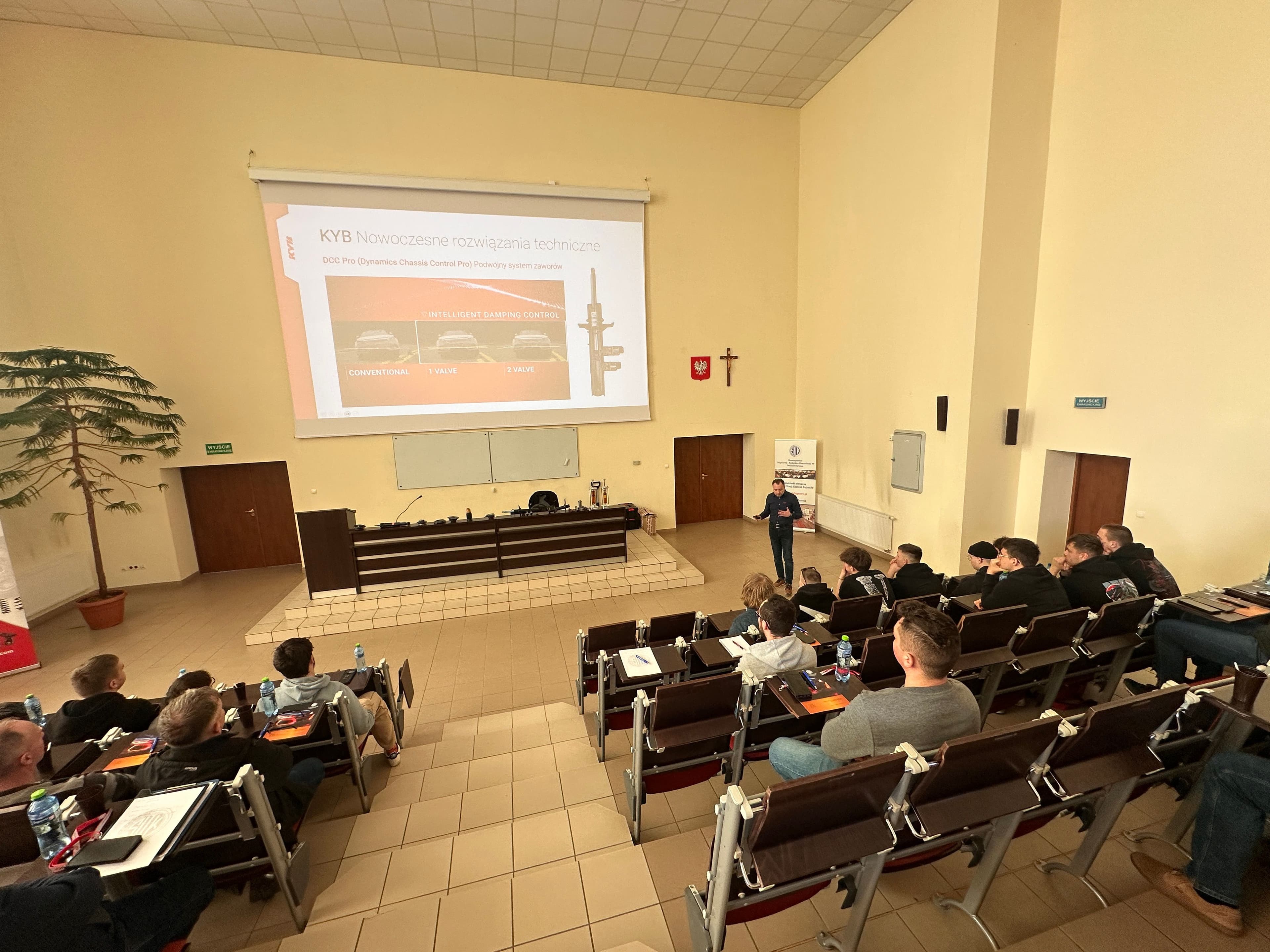 Nowoczesne technologie w służbie bezpieczeństwa - Za nami eksperckie szkolenie z KYB Europe