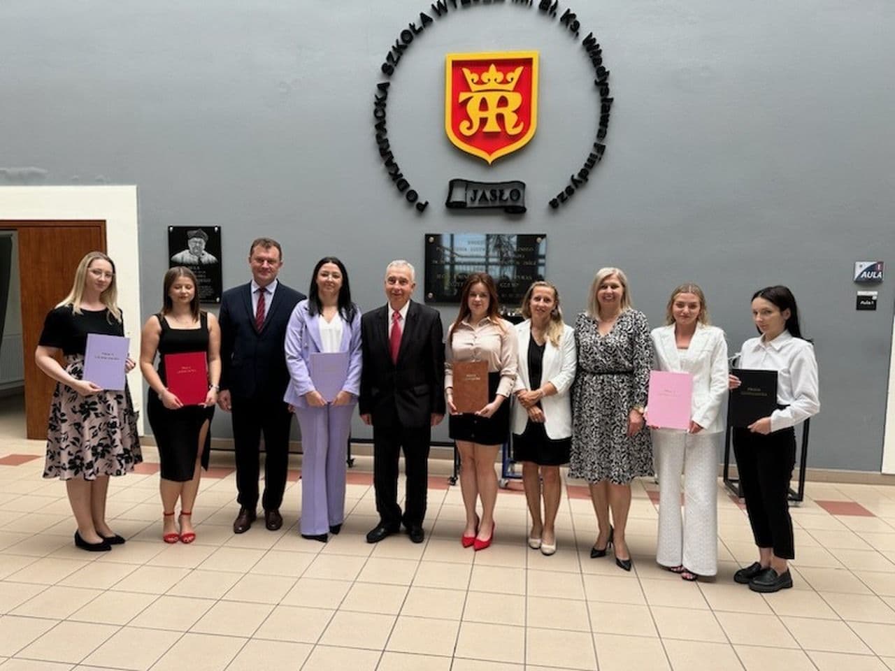 Zdjęcie galerii do artykułu Obrony prac dyplomowych na kierunkach Ekonomia, Finanse i Rachunkowość oraz Transport 2024