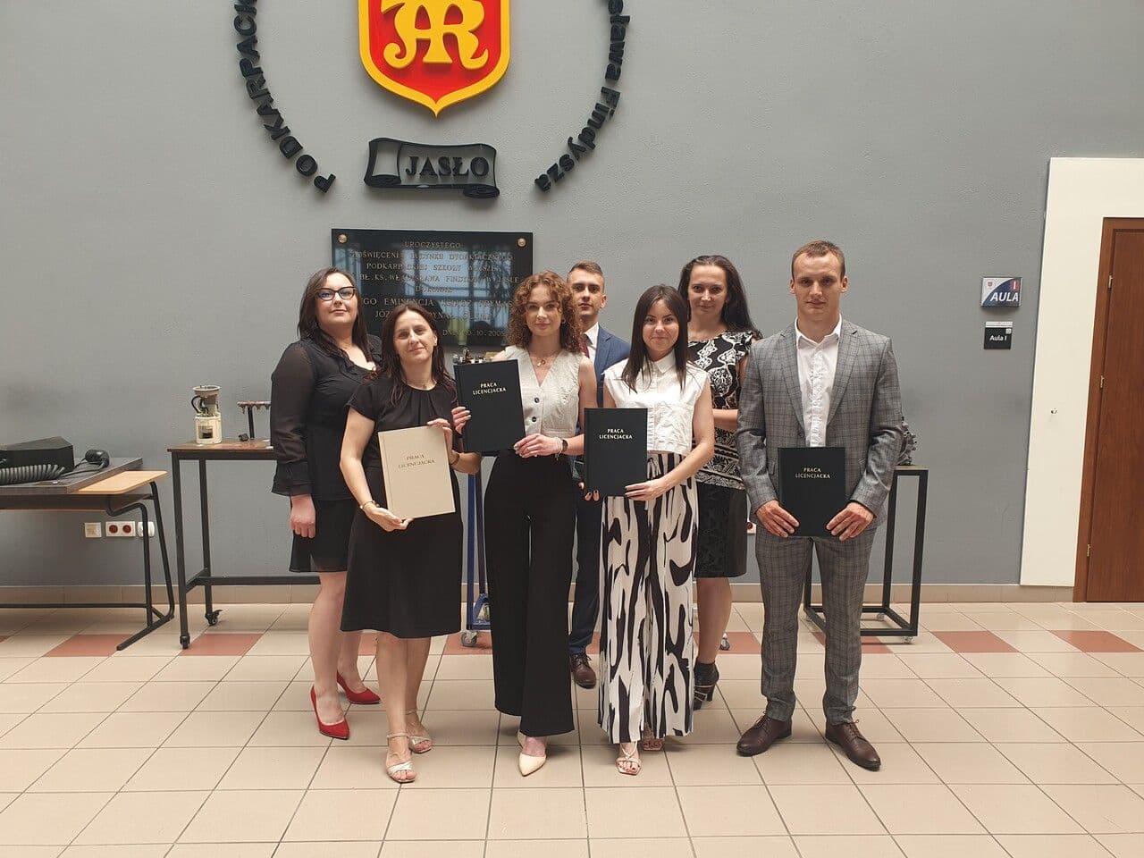 Zdjęcie galerii do artykułu Obrony prac dyplomowych na kierunkach Ekonomia, Finanse i Rachunkowość oraz Transport 2024