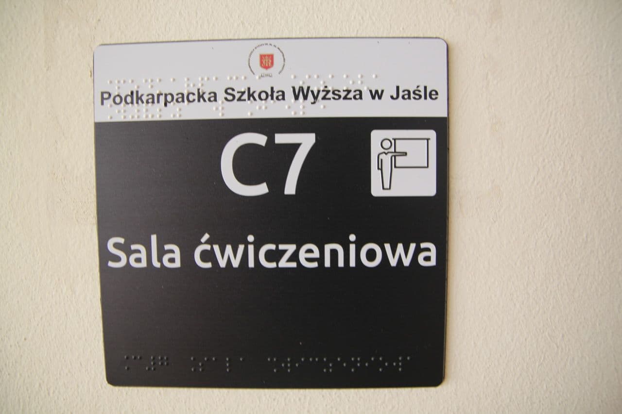 Zdjęcie galerii do artykułu Podkarpacka Szkoła Wyższa uczelnią dostępną dla osób z niepełnosprawnościami