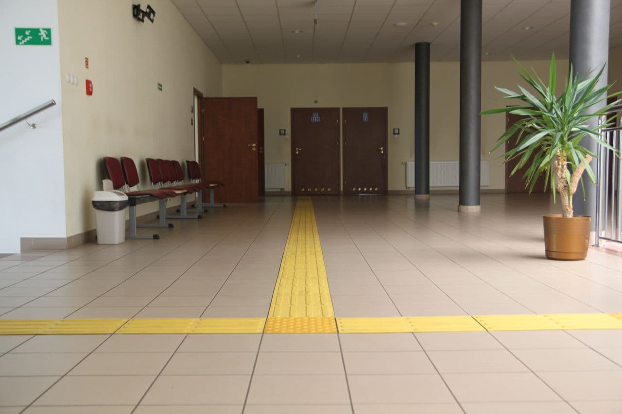 Zdjęcie galerii do artykułu Podkarpacka Szkoła Wyższa uczelnią dostępną dla osób z niepełnosprawnościami