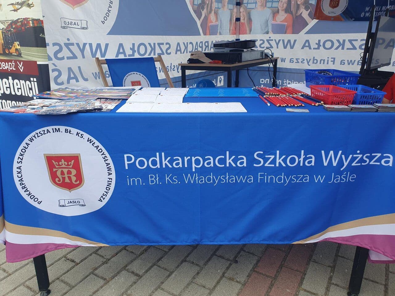 Zdjęcie galerii do artykułu Podkarpacka Szkoła Wyższa w Jaśle na eventach motoryzacyjnych 2024
