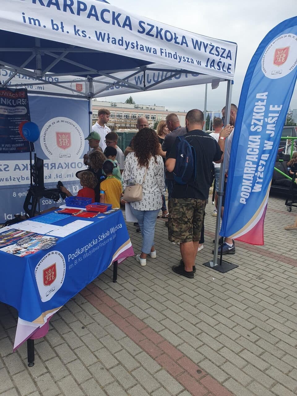 Zdjęcie galerii do artykułu Podkarpacka Szkoła Wyższa w Jaśle na eventach motoryzacyjnych 2024