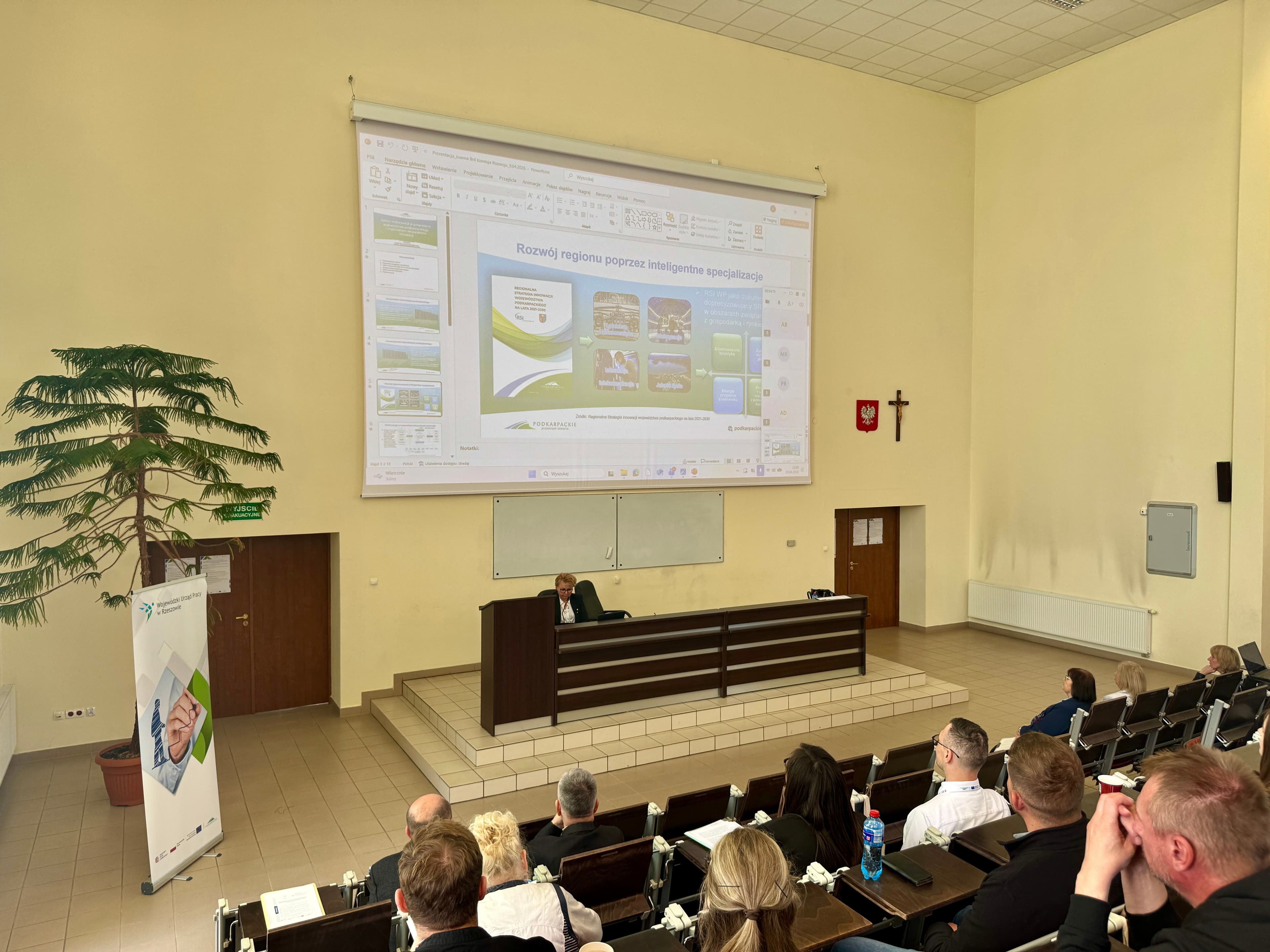 Zdjęcie galerii do artykułu Podsumowanie Międzynarodowej Konferencji Naukowej: Rozwój Podkarpacia w XXI wieku