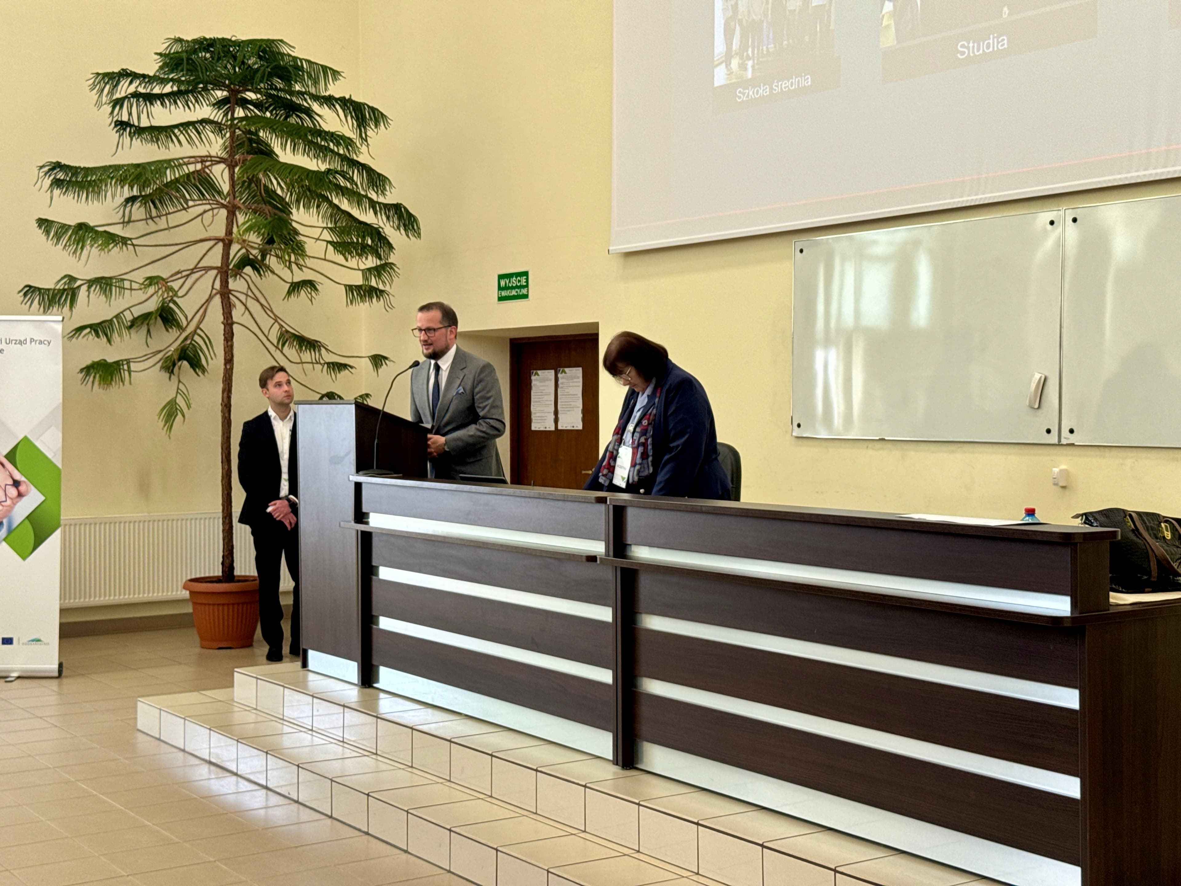 Zdjęcie galerii do artykułu Podsumowanie Międzynarodowej Konferencji Naukowej: Rozwój Podkarpacia w XXI wieku