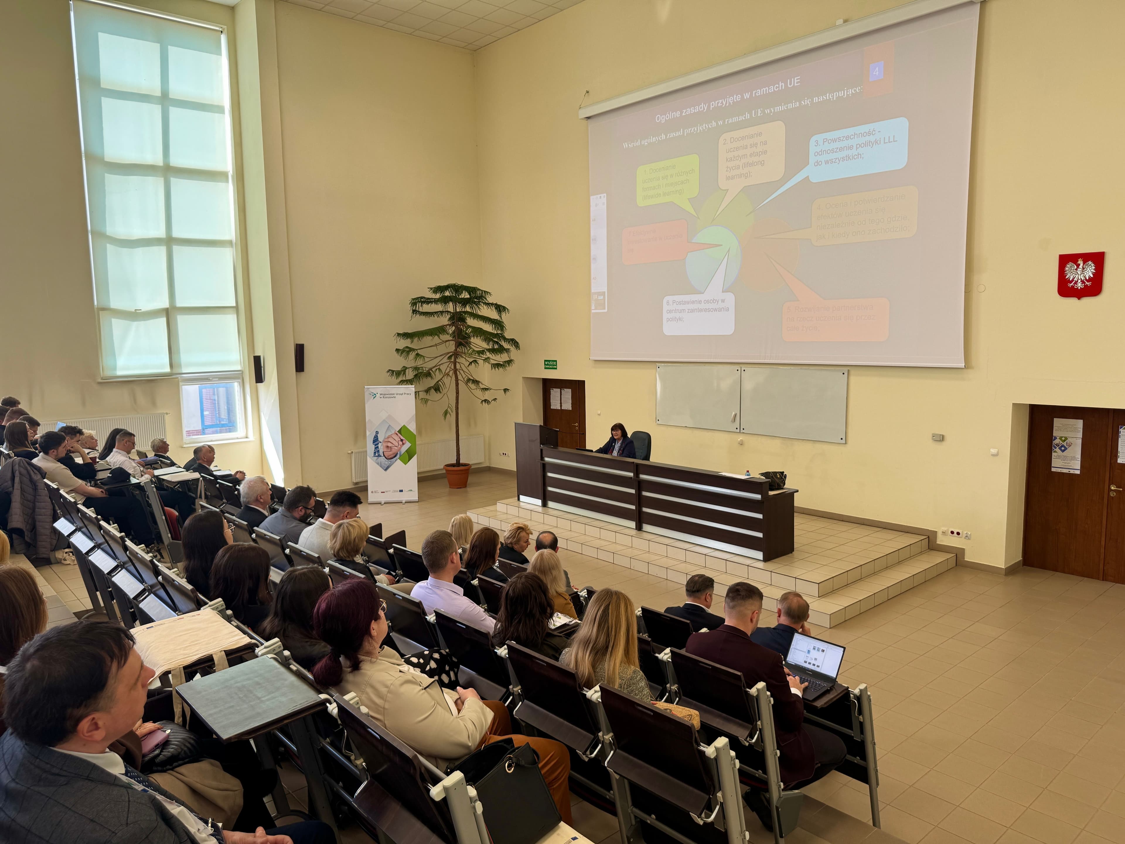 Zdjęcie galerii do artykułu Podsumowanie Międzynarodowej Konferencji Naukowej: Rozwój Podkarpacia w XXI wieku