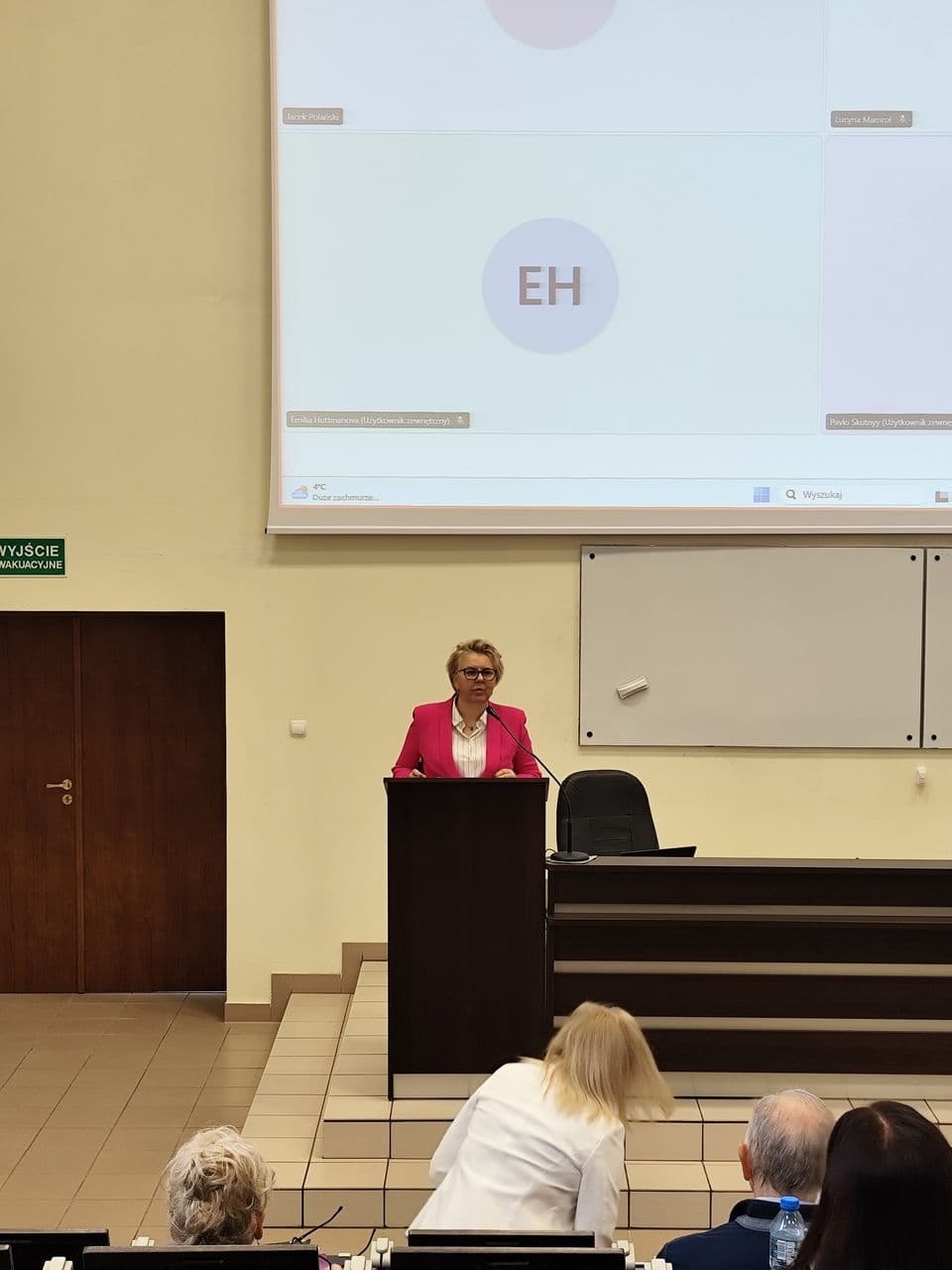 Zdjęcie galerii do artykułu Podsumowanie Międzynarodowej Konferencji Naukowej „Wyzwania społeczno-gospodarcze dla Polski w XXI wieku”