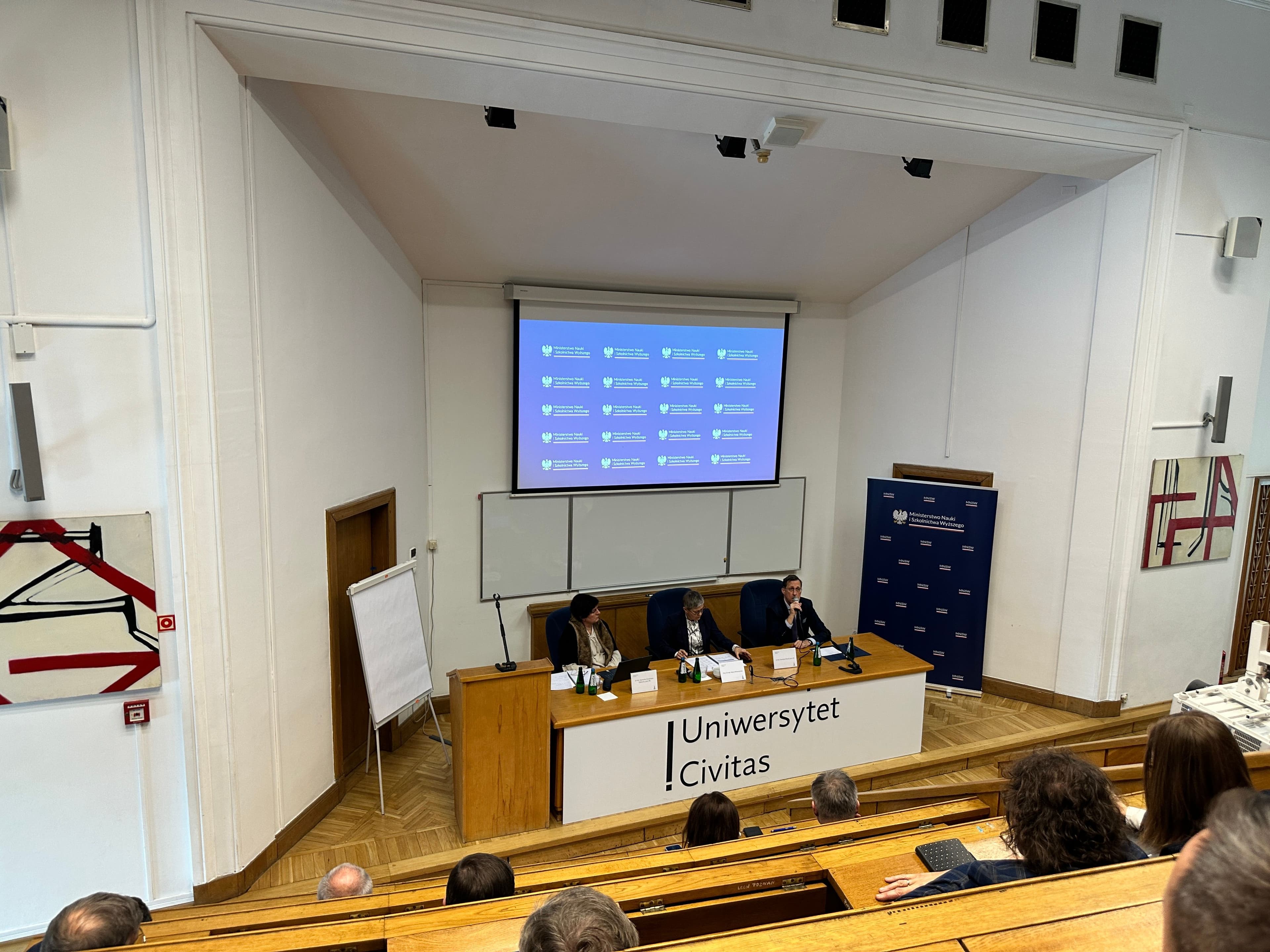 Zdjęcie galerii do artykułu Spotkanie Ministra Nauki i Szkolnictwa Wyższego z władzami regionu i rektorami uczelni