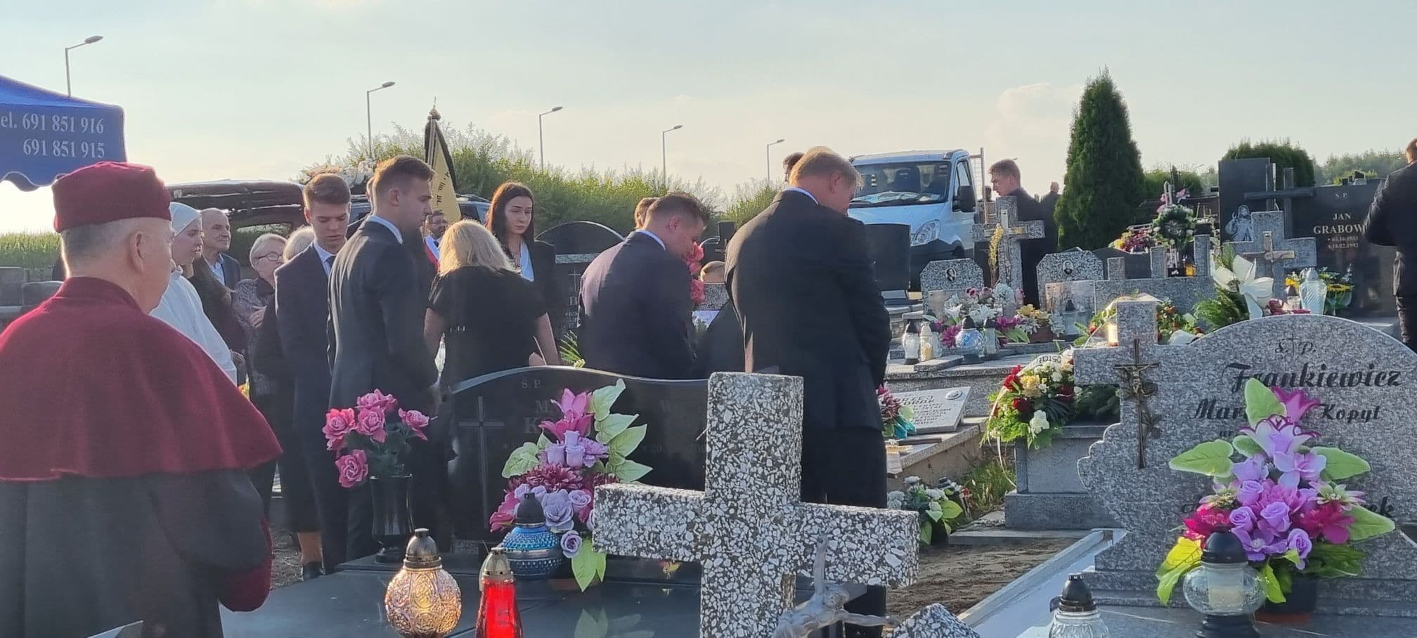 Zdjęcie galerii do artykułu Uroczystość pogrzebowa prof. nadzw. dr. inż. Stanisława Polańskiego, Rektora Podkarpackiej Szkoły Wyższej im. bł. ks. Władysława Findysza w Jaśle